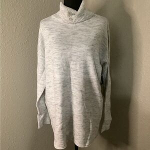 NWT RD STYLE Turtleneck in heather gray‎